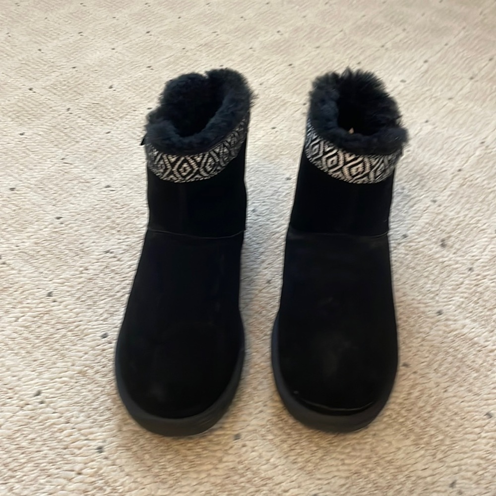 Women’s size 9 black Minnetonka boots
